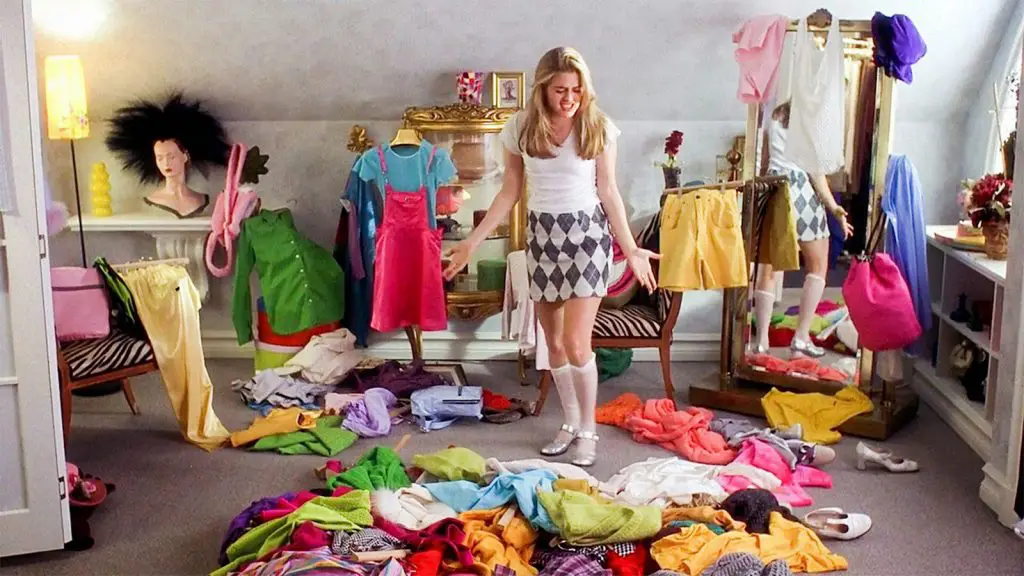 Eski kıyafetleri satmak