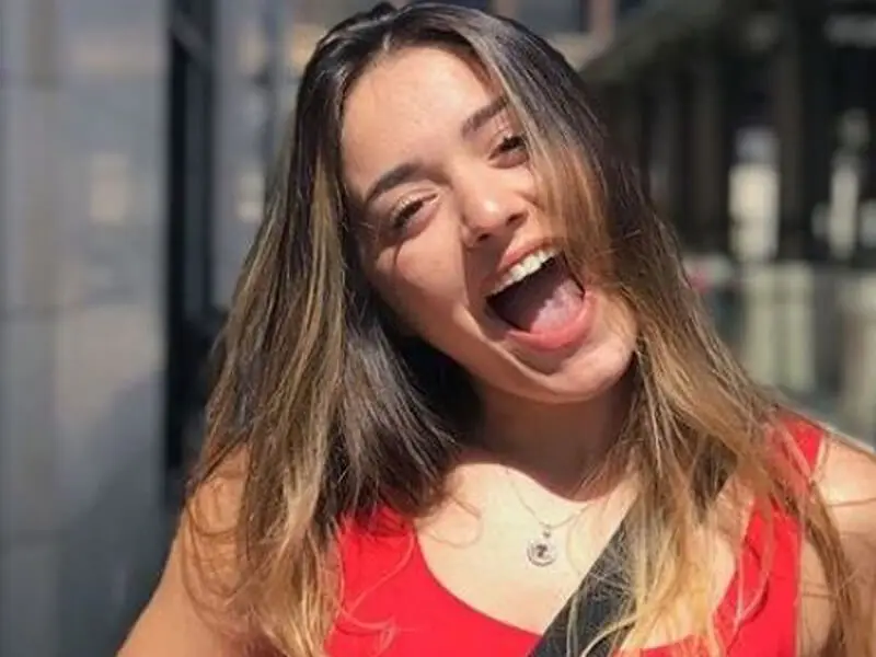 Elanur Pat Ne İş Yapıyor?