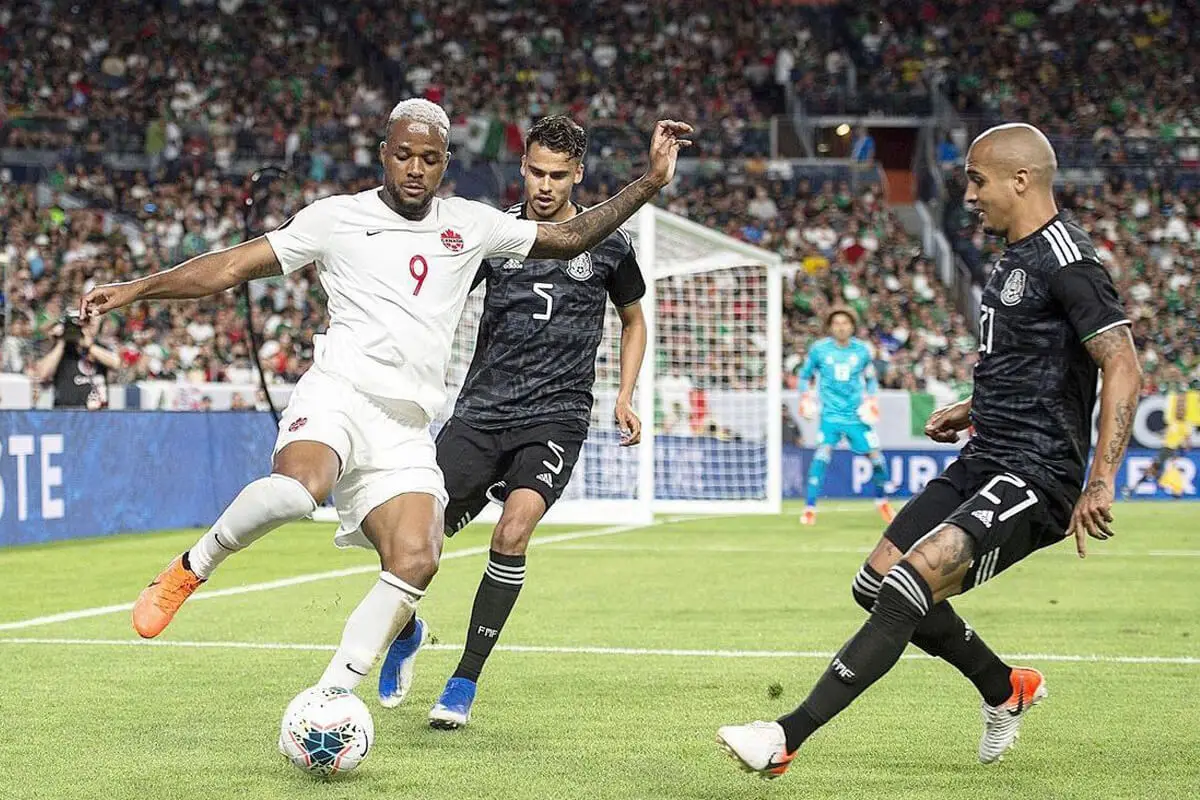 Cyle Larin Gidiyor mu?
