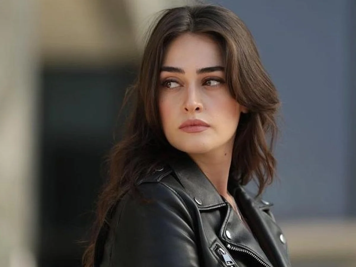 Esra Bilgiç Kimdir? Kaç Yaşında?