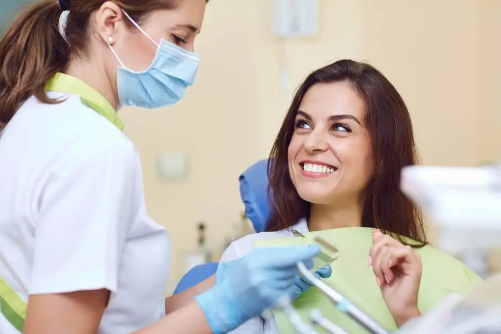 Dental Implant Tedavisi Hakkında Bilgi