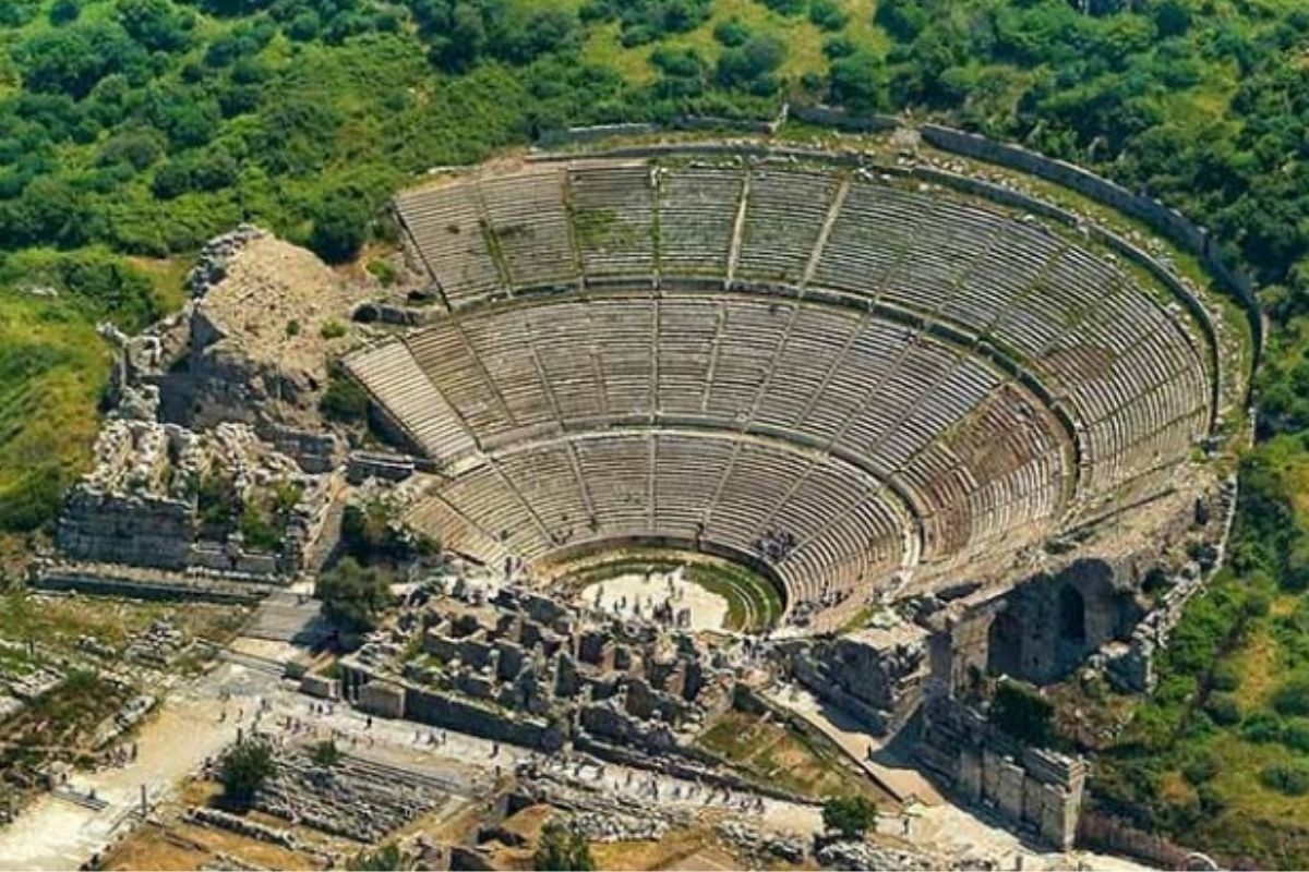 Efes Antik Kent: Tarihin Derinliklerine Yolculuk