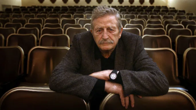 Müşfik Kenter Kimdir? Hayatı, Kariyeri ve Türk Tiyatrosundaki Ebedi İzi