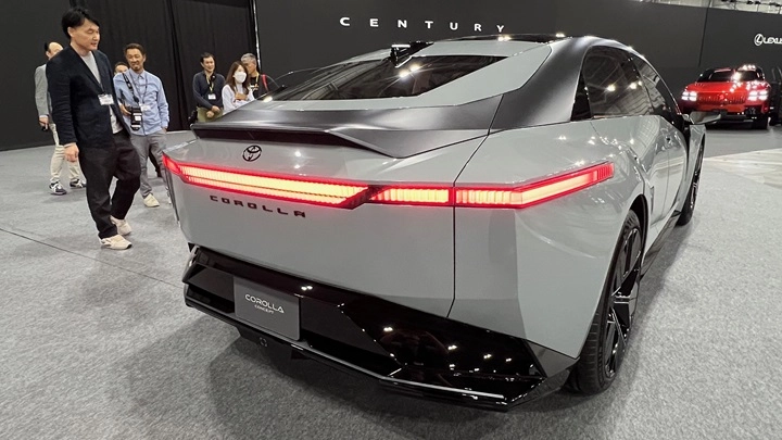 Toyota, dünyanın en çok satan arabasını elektrikli hale getiriyor 1