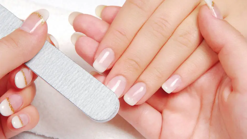 Kuru Manikür Nedir, Nasıl Yapılır?