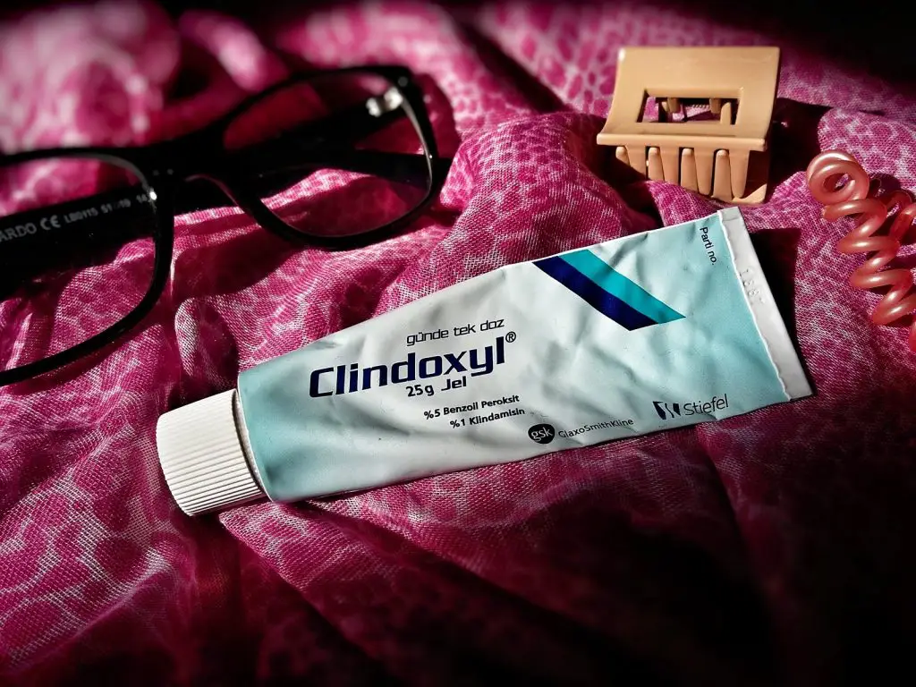 Clindoxyl Jel Krem Ne İşe Yarar? 2 Clindoxyl Jel Krem yan etkileri